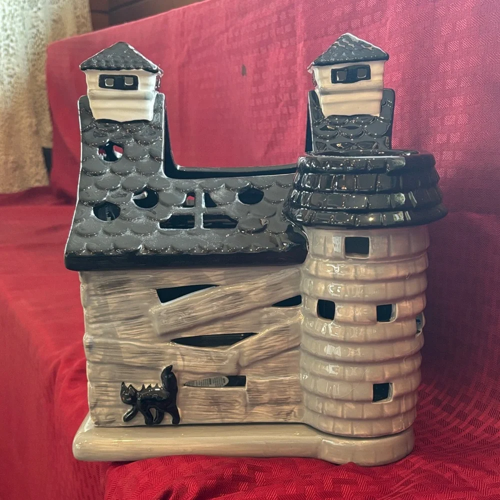 Bath & Body Works Halloween Haunted House Decor - Black, Gray, Orange - Picture 5 of 6